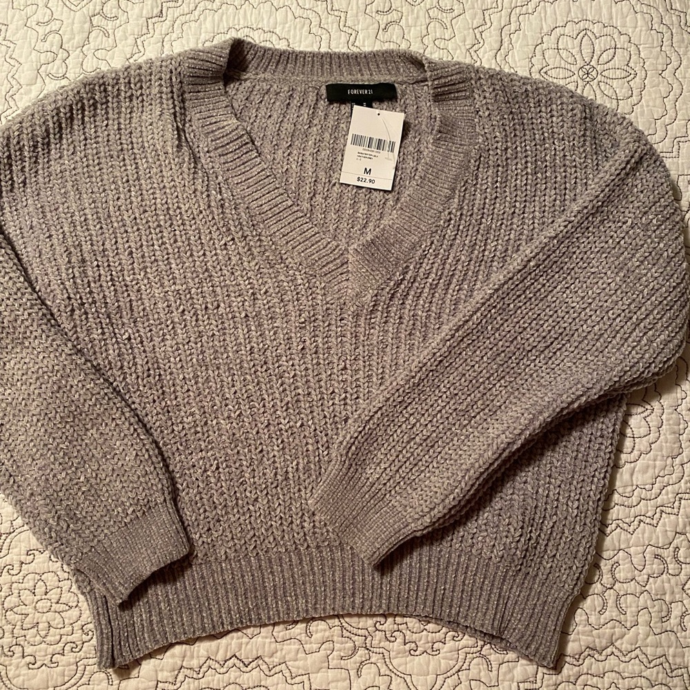 NWT Forever 21 chenille sweater, super soft and cozy! Waist length, size M